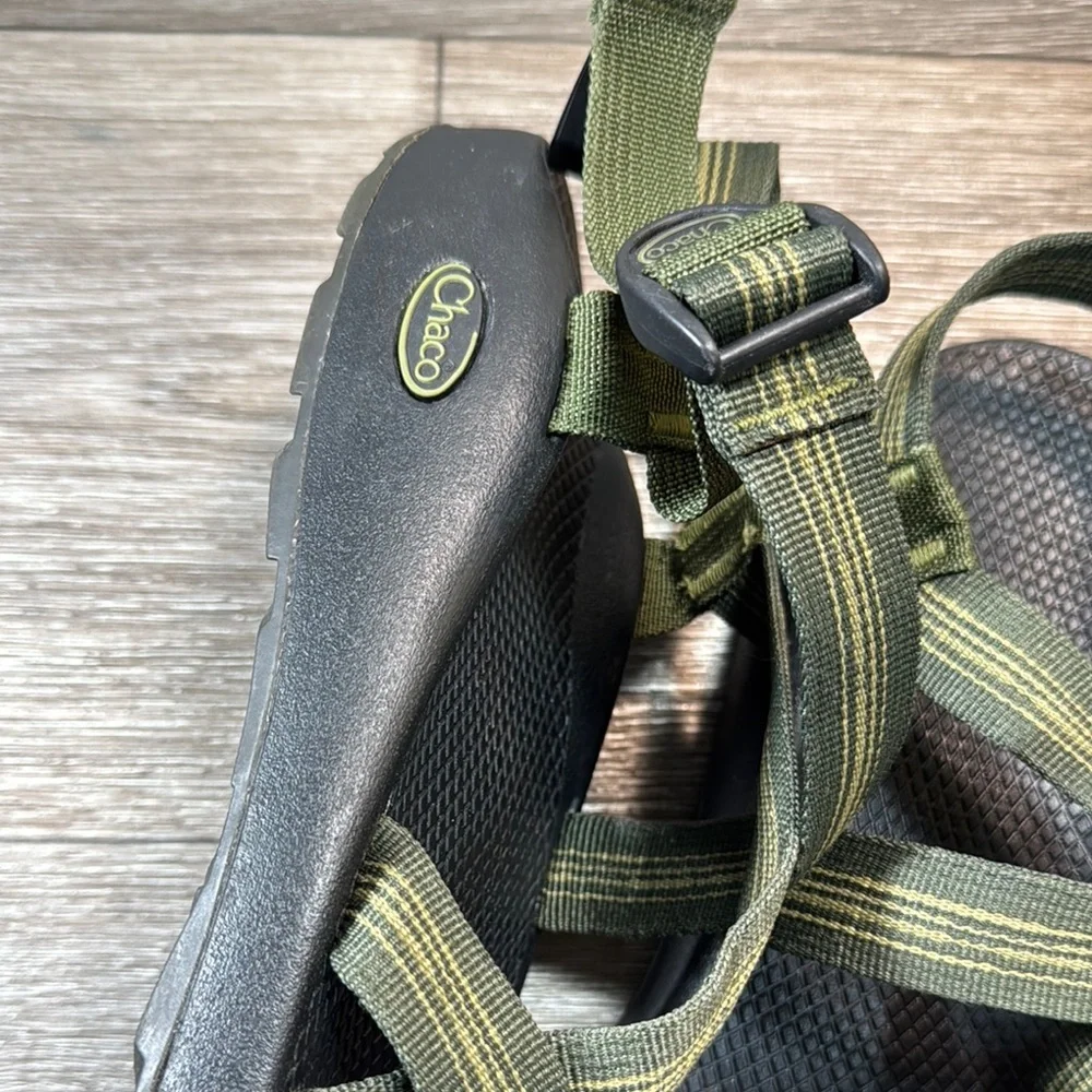 Chaco Green and Black Strappy Sandals men’s size 12 (b231)